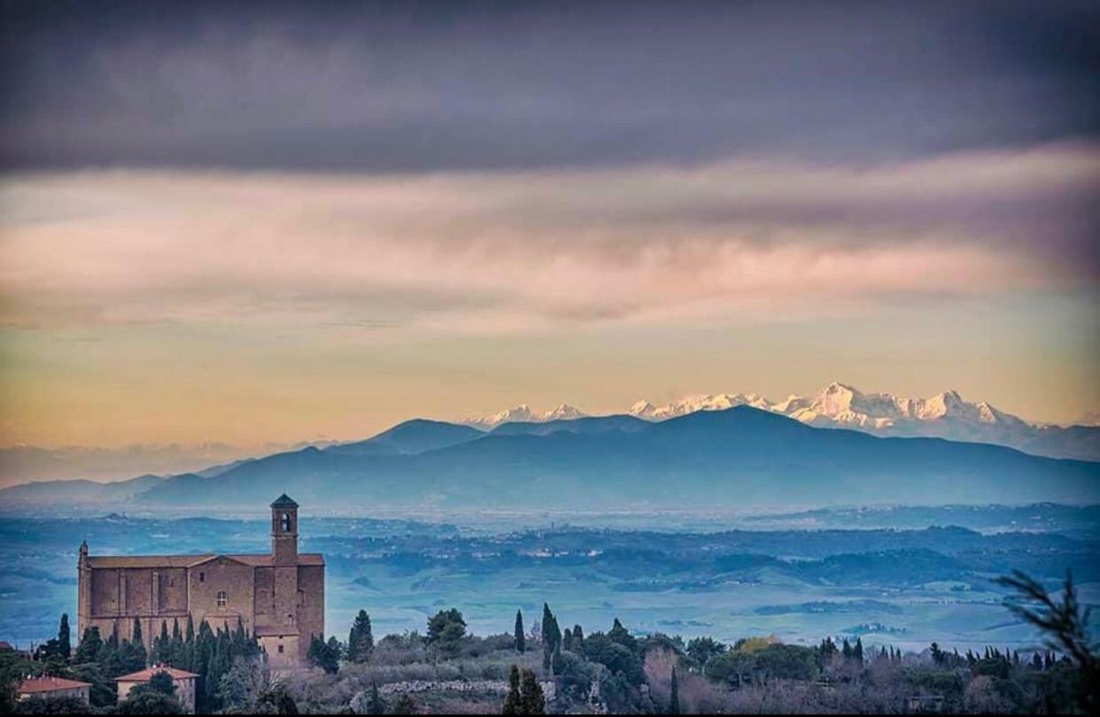 Agriturismo Casallario โวลแตร์รา ภายนอก รูปภาพ